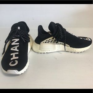 Pharrell Chanel x adidas Male : 4 Female :5